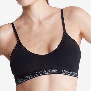 NWT Calvin Klein Modern Seamless Naturals Lightly Lined Triangle Bralette